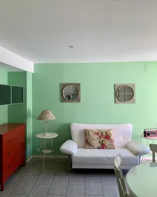 Comfortable townhouse with pool - Image 4