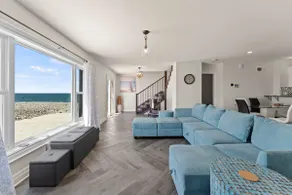 Cozy 3 Bedroom Lakefront Cottage - Image 2