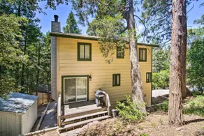 Peaceful 5BR Forest Cabin by Lake Gregory & Trails - Image 4
