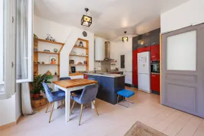 Beautiful 2 bedroom apartment in central Marseille - Image 2