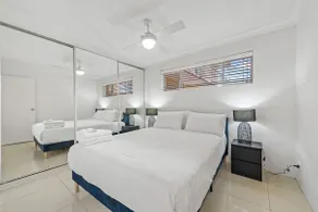 Stylish 2BRM Apt Close to Gabba with Parking & Wifi - Image 4