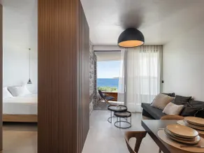Seannamon Sea View Suite 2 - steps from the beach - Image 4
