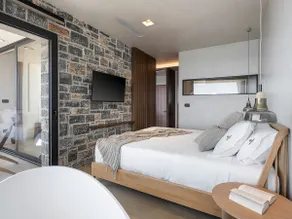 Seannamon Sea View Suite 2 - steps from the beach - Image 5