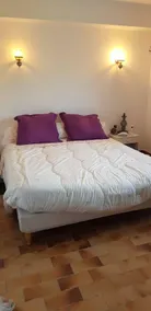 Charming 2-bedroom ground floor apartment in a villa - Image 4