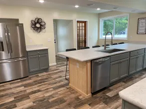 The Olvera Lake St House - Image 4