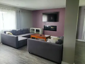Spacious 3-bedroom home, off I-64 & 35, sleeps 11 - Image 4