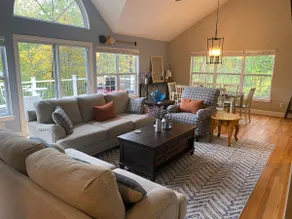 All Season Vacation Lakehouse in the Hudson Valley - Image 4