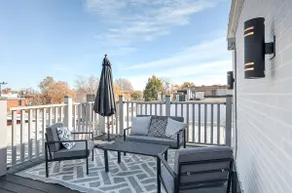 2BR Apartment with private terrace plaza St-Hubert - Image 5