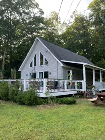 Small town charm in Eastford - Image 3