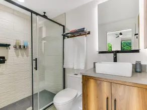 A Delightful Home in the Heart of Brentwood - Image 5