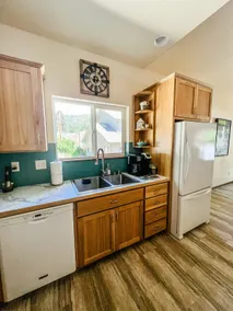 Lakeside Escape - No Cleaning Fees! - Image 5