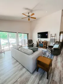 Lakeside Escape - No Cleaning Fees! - Image 3