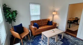 King size bed cozy home downtown - Image 4