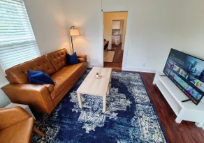 King size bed cozy home downtown - Image 2