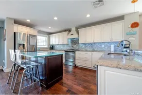 Beach house with hot tub: 1 hour from Manhattan! - Image 3