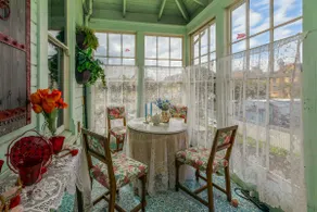 Pinc Lady Mansion - Image 4