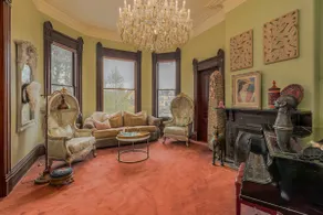 Pinc Lady Mansion - Image 3