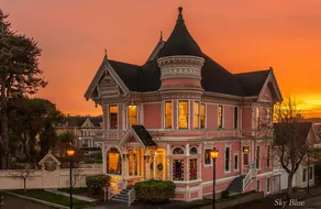 Pinc Lady Mansion - Image 2