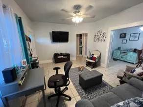 Mid Century Home close to Downtown and Med Ctr - Image 2