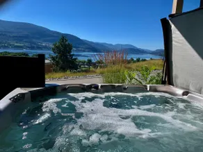 Hot Tub! Lake View! Hospitality! - Image 3