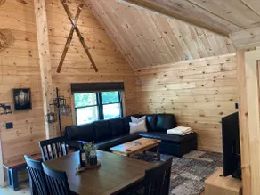 Log Cabin King Beds AC Near Hike Bike Swim Golf! - Image 4