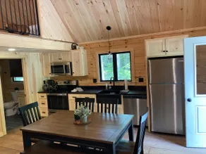 Log Cabin King Beds AC Near Hike Bike Swim Golf! - Image 5