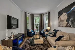 2-story condo / 3-Minute walk to Wrigley Field - Image 5