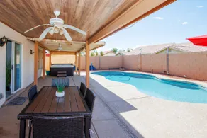 Casa Grande getaway! Modern cozy home with private pool and hot tub! - Image 3