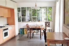 Cosy loft with a lovely view - Image 2