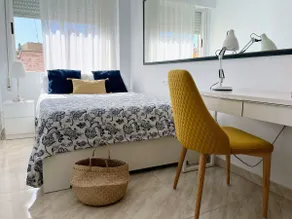 A central and bright apartment on Vara de Rey. - Image 3