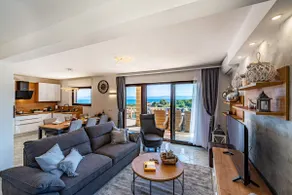 Villa Kadena - Luxury Seaside Villa with Private Heated Pool - Image 4