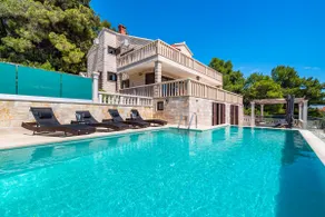 Villa Kadena - Luxury Seaside Villa with Private Heated Pool - Image 5