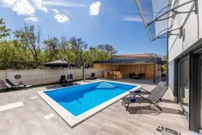 Villa George - Image 2