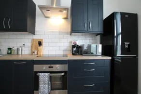 Superb 1-Bed Apartment - Free Parking Dundee - Image 4
