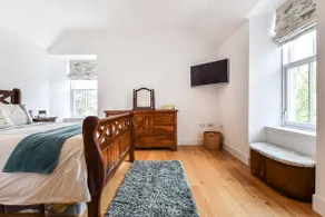 Beautiful 3-Story Townhouse in Central Lerwick - Image 4