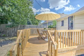 Cooper Young Bungalow with huge fenced backyard - Image 5