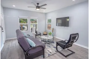 Newly Remodeled 4BR 2BA Near Amazing Downtown - Image 4