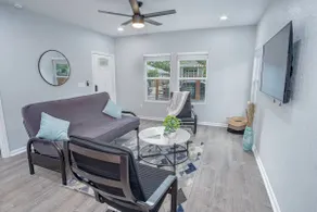 Newly Remodeled 4BR 2BA Near Amazing Downtown - Image 5