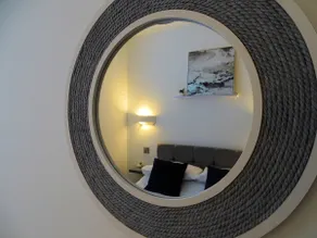 Queens Court Apt 3 ‘Airbnb by the Sea’ - Image 3