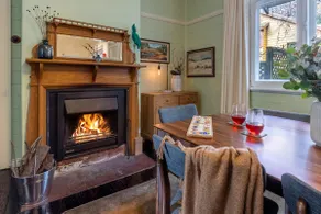 Avondale, Near 3 sisters, fireplace, pets welcome - Image 2