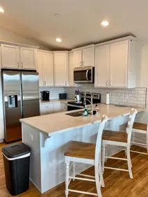 Walk to beach, pet friendly! - Image 5