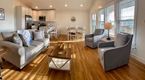 Walk to beach, pet friendly! - Image 3