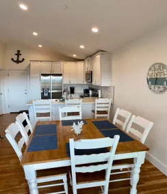 Walk to beach, pet friendly! - Image 4