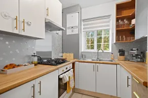 Spacious Modern 3 Bed Apartment in Hendon NW4 - Image 4