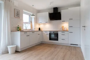 Modern coastal cottage #1 in beach house style - Image 3