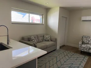 Newly Renovated! Near Downtown. 1 King bed - Image 3
