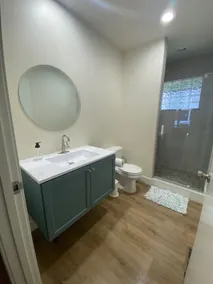 Newly Renovated! Near Downtown. 1 King bed - Image 5