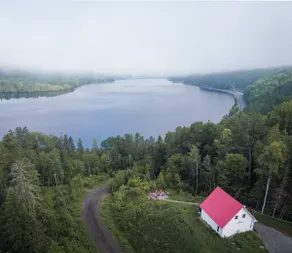 Perfect Getaway at Ô P'tit Loup- Spa and lake view - Image 4