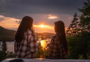 Perfect Getaway at Ô P'tit Loup- Spa and lake view - Image 3