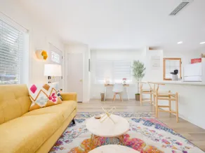 Couples Boho Bungalow close to Beach and Downtown - Image 3